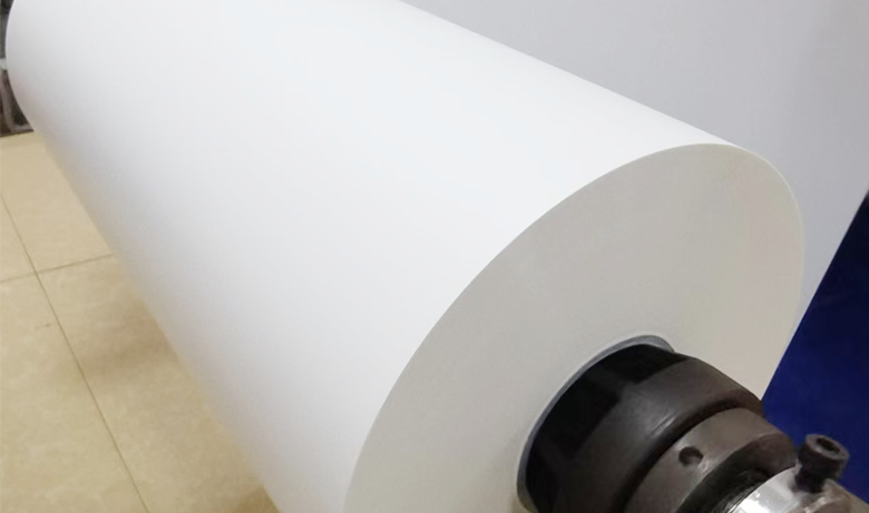O papel fundamental do filme de liberação na etapa de compressão